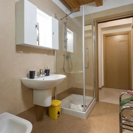Dimora San Zeno 7 With 4 Sleeps Apartamento *