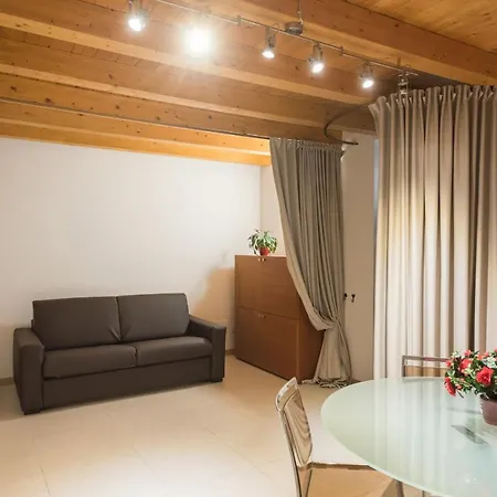 Apartamento Dimora San Zeno 7 With 4 Sleeps *